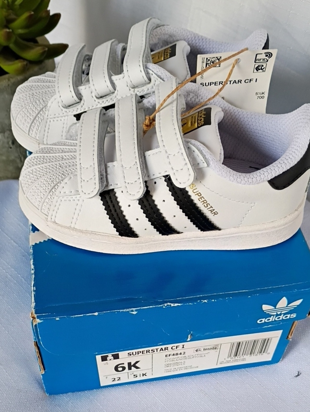Adidas White and Black Kids Superstar Velcro Sneakers Size 6K